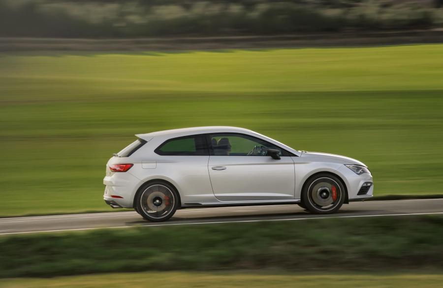  Seat Leon SC Cupra 300 2017 года  (WW) (фото 12 из 28)